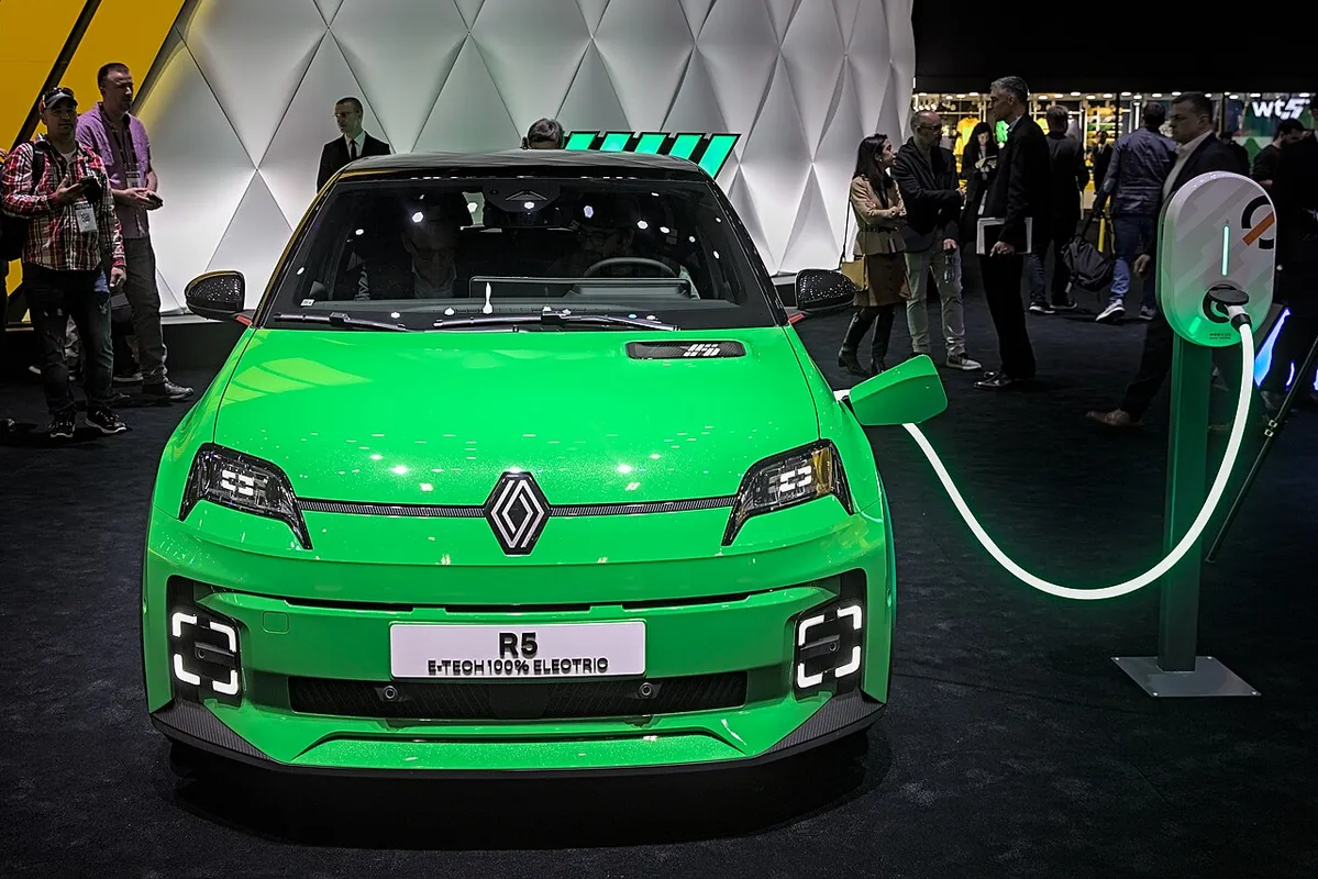 Renault 5 E-Tech exposée au salon de Genève 2024