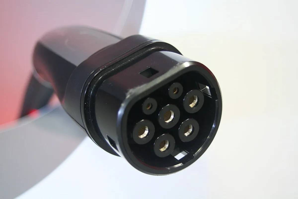 Une Tesla à un Superchargeur